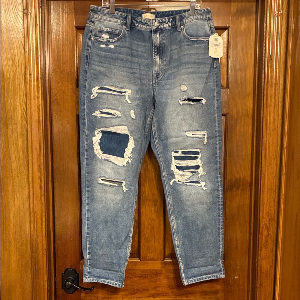 NWT size 31 (12) Altar'd State Light Wash Ripped Jeans w/ Backing - Mica (ABBA)